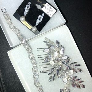Wedding jewelry: hair piece, bracelet, earrings